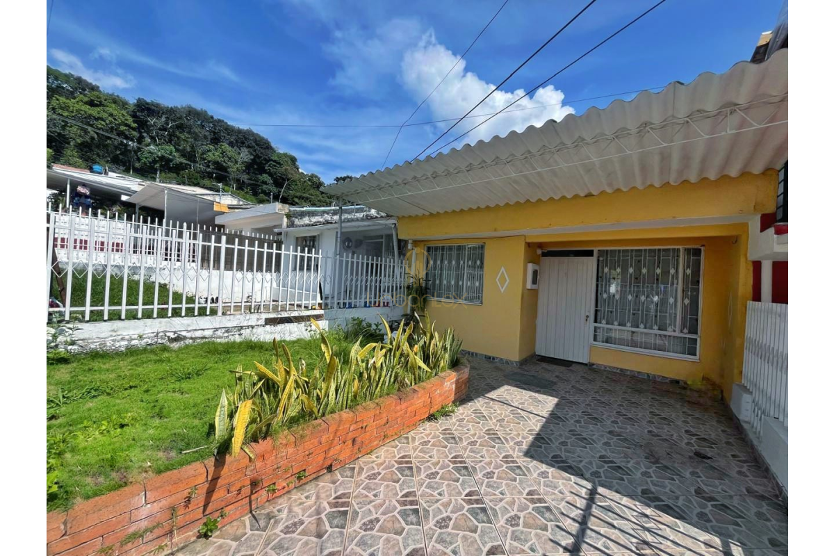 UrbanLex vende casa-Villeta, área 112m2 $260Millones