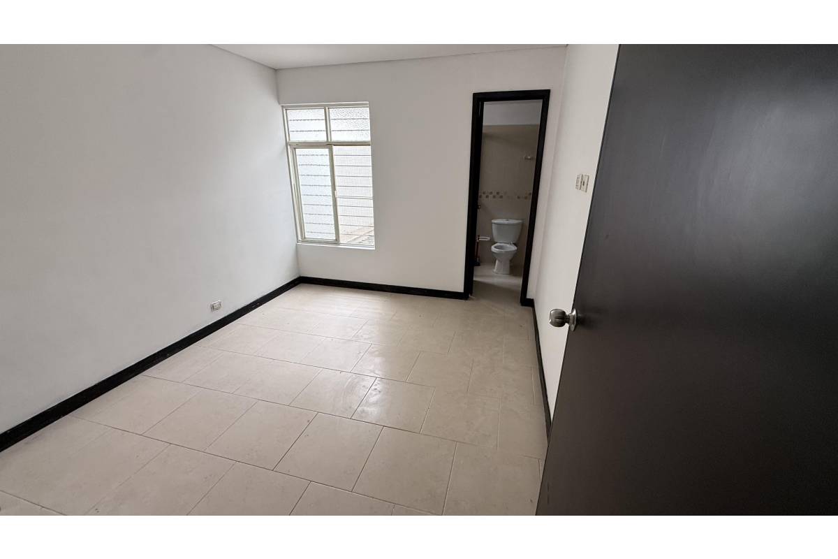 Apartamento en Arriendo en El Cedro Cali | 70 m² | 2 habitaciones | estudio | parqueadero moto | servicios incluidos