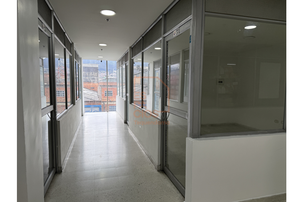 Locales en Arriendo, Ricaurte Bogotá - LOAR314