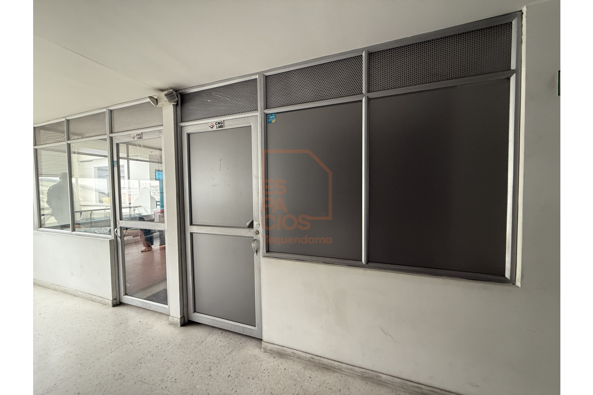 Locales en Arriendo, Ricaurte Bogotá - LOAR341