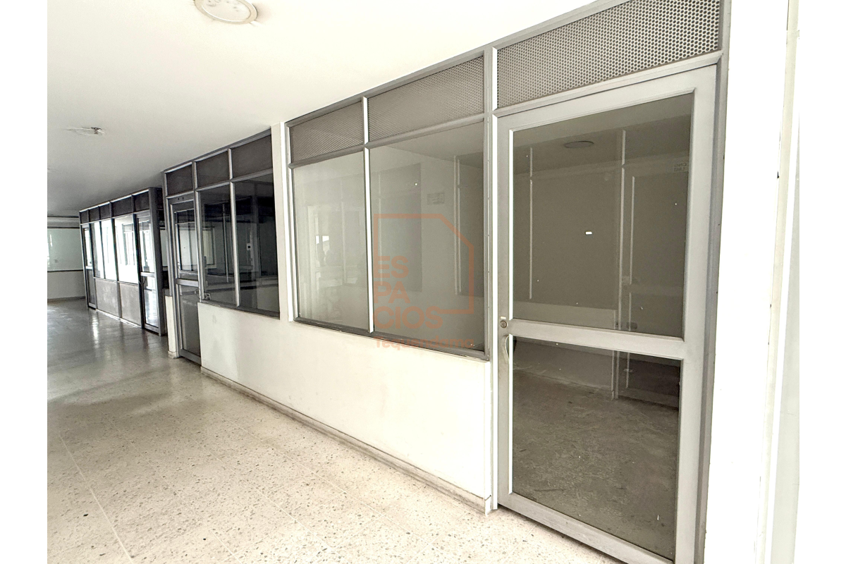 Locales en Arriendo, Ricaurte Bogotá - LOAR339