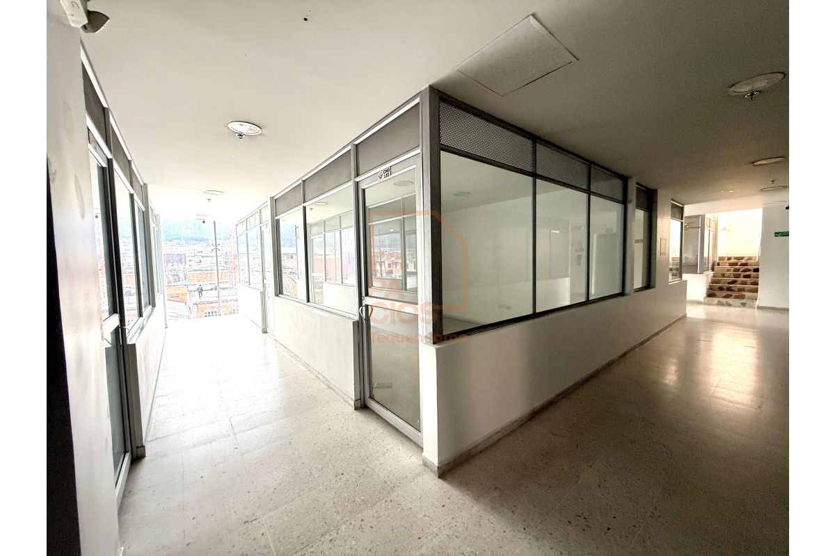 Locales en Arriendo, Ricaurte Bogotá - LOAR428