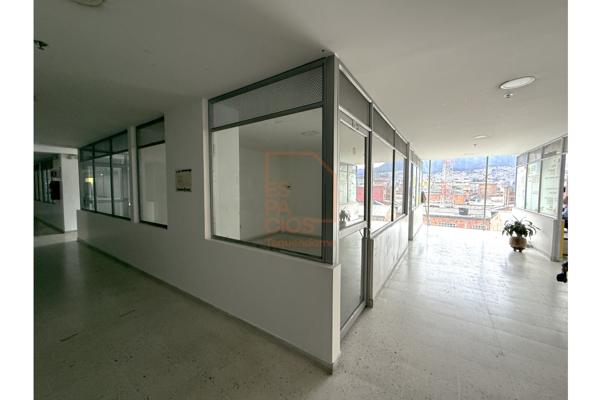 Local en Arriendo, Ricaurte Bogotá - LOAR433